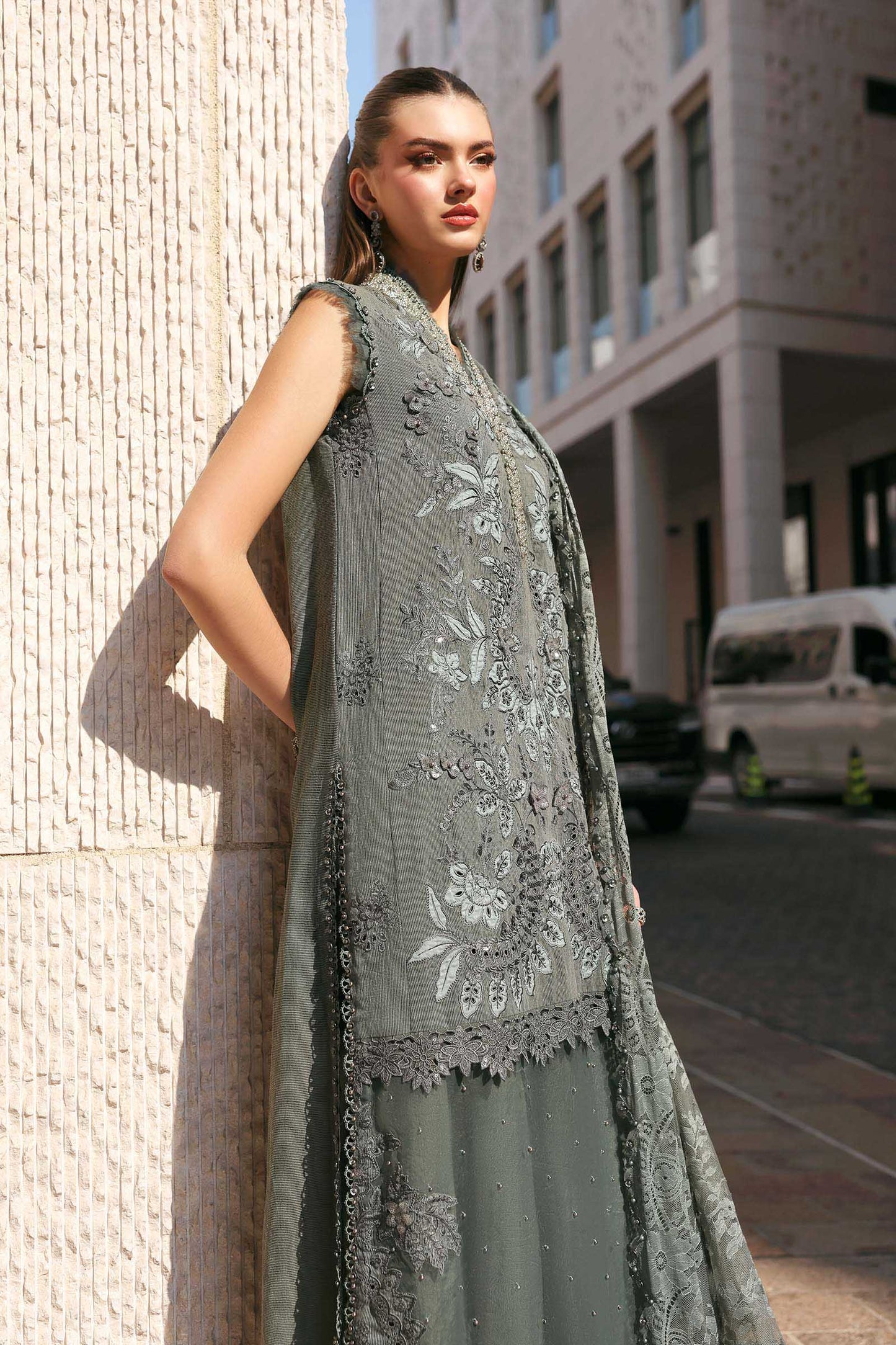 3 Piece Unstitched Embroidered Lawn Karandi Suit